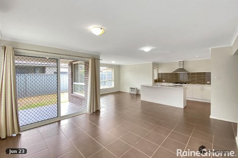 4 Finsbury Cct, Ropes Crossing, NSW 2760