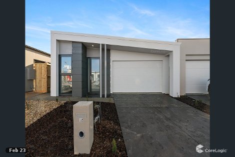 32 Freiberger Gr, Clyde North, VIC 3978