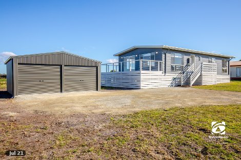 4 Outlook Ave, Newlands Arm, VIC 3875