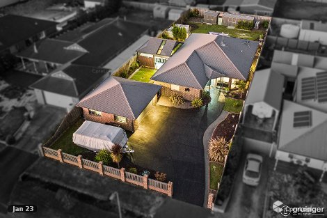 6 Iriswells Cl, Tooradin, VIC 3980