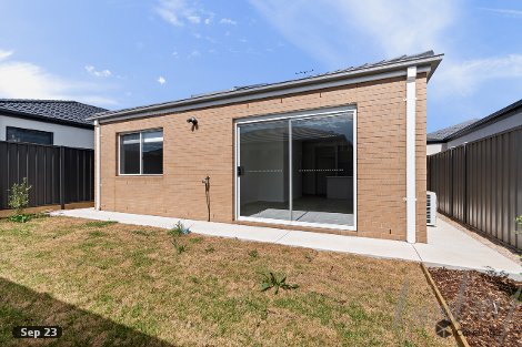 28 Babina Ave, Melton South, VIC 3338