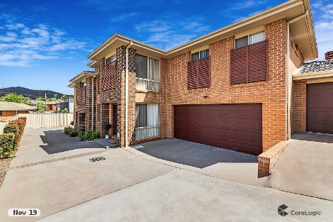 2/27 Gilmore Pl, Queanbeyan West, NSW 2620