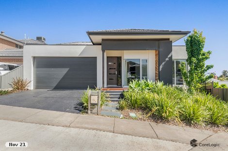 8 Benwerren Cl, Strathdale, VIC 3550