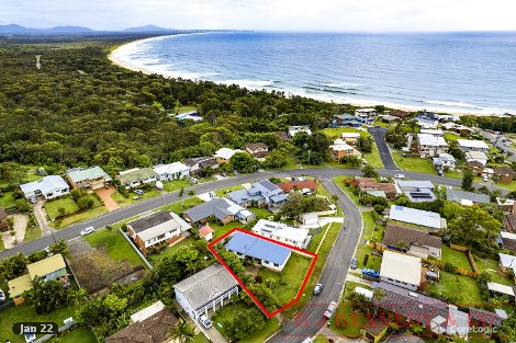 4 Laverty Cres, Scotts Head, NSW 2447