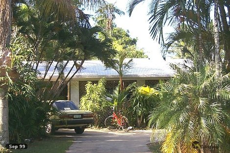 19 Almond St, Holloways Beach, QLD 4878