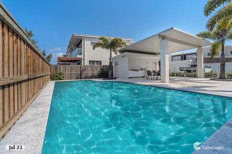 4/2 Waters Cl, Hope Island, QLD 4212