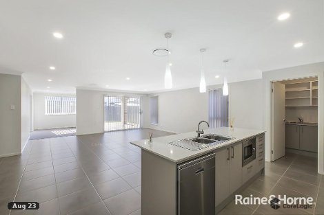 8 Grantham Cres, Denham Court, NSW 2565