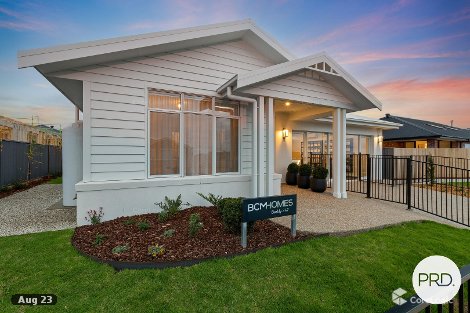 33 Blomeley Dr, Lucas, VIC 3350