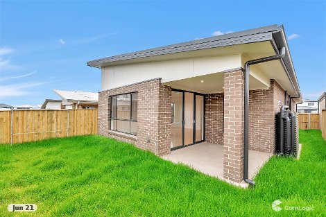 28 Kingsdale Ave, Catherine Field, NSW 2557