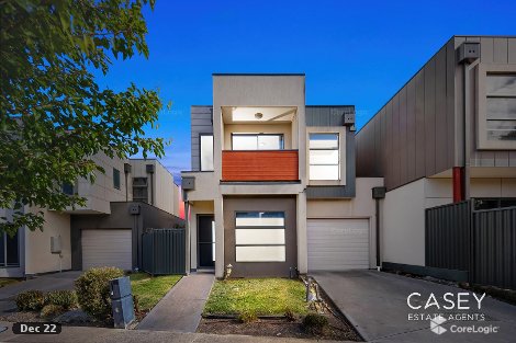 2a Burchill Ave, Cranbourne East, VIC 3977