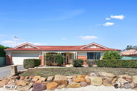 35 Northmoor Dr, Strathdale, VIC 3550