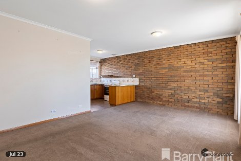 2/17 Clover St, Wendouree, VIC 3355