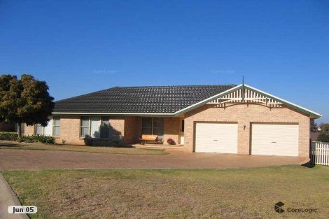 11 Eucalypt Cl, Cowra, NSW 2794