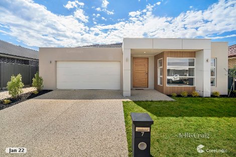 7 Cockerall St, Lucas, VIC 3350