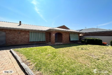 10 Linton Park Dr, Barham, NSW 2732