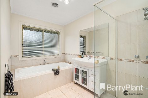 34 Galera Ct, Wandin North, VIC 3139