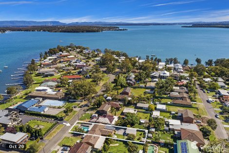 17 Gordon Ave, Summerland Point, NSW 2259