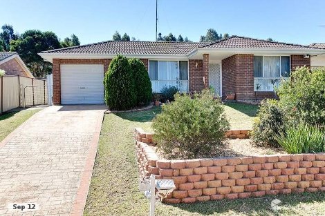 26 Downes Cres, Currans Hill, NSW 2567