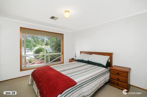 31 Furlong Rd, Queanbeyan West, NSW 2620