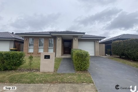 7 Sugarloaf Cres, Colebee, NSW 2761