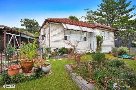 8 Gloucester Cres, Dapto, NSW 2530