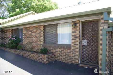 2/7 Stradbroke St, Rockville, QLD 4350