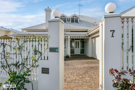 7a Crewe St, Bicton, WA 6157