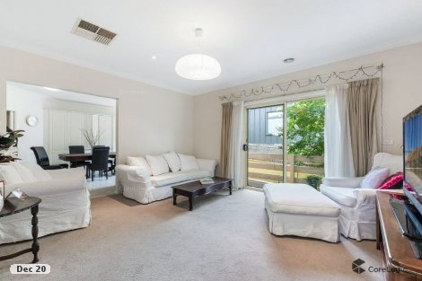 2/11 Roslyn St, Strathmore, VIC 3041