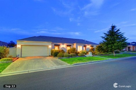 2 St Cedars Gr, Lake Gardens, VIC 3355