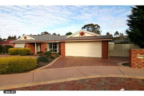 17 Peppertree Gr, Strathdale, VIC 3550