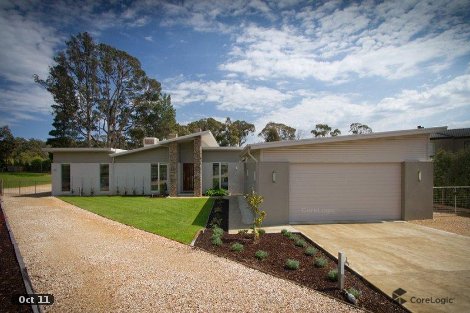 11 Glenns Ct, Woodend, VIC 3442