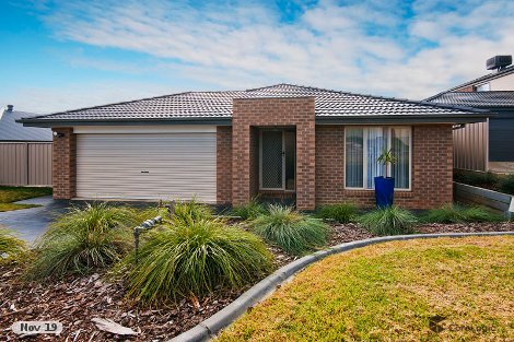 19 Craig Cct, Leneva, VIC 3691