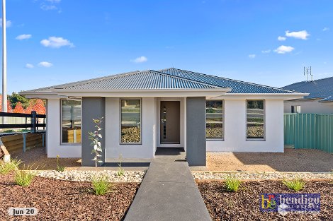 1 Orville Way, White Hills, VIC 3550