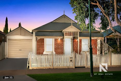 35 Willandra Loop, Caroline Springs, VIC 3023