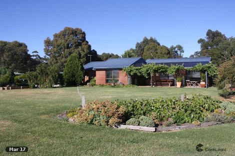 44 South Beach Rd, Lake Bolac, VIC 3351