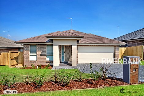 13 Dromedary Pl, Macquarie Links, NSW 2565