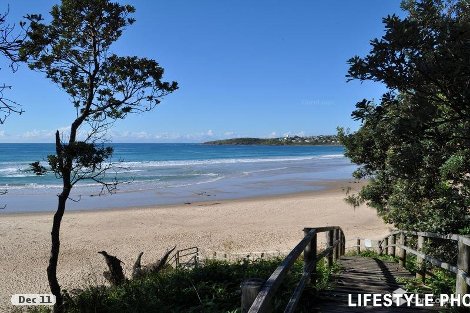 15 Admiralty Dr, Safety Beach, NSW 2456