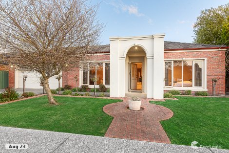 13 St Chester Ave, Lake Gardens, VIC 3355