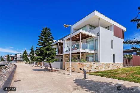 18 Parri Cres, New Port, SA 5015