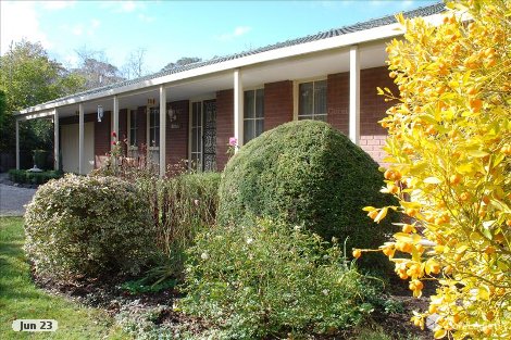 70 Waterfalls Rd, Mount Macedon, VIC 3441