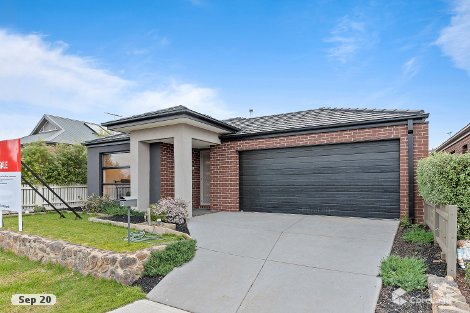 8 Orton Cres, Maddingley, VIC 3340