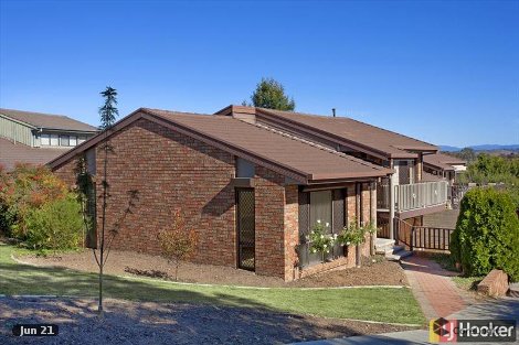 82 Crest Park Pde, Queanbeyan West, NSW 2620