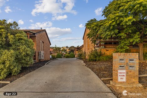 4/2 Lazarus Cres, Queanbeyan West, NSW 2620