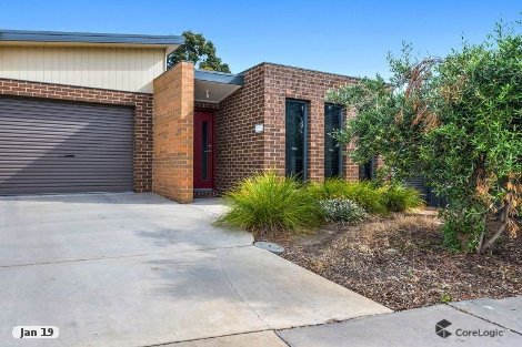 2/10 Strickland Rd, East Bendigo, VIC 3550