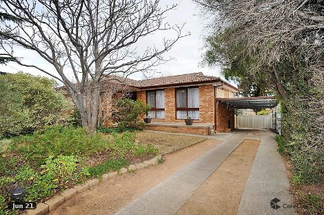 9 Robertson St, Queanbeyan West, NSW 2620