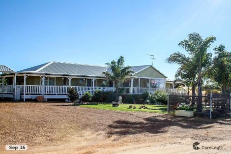 2 Fifth Ave, Merredin, WA 6415