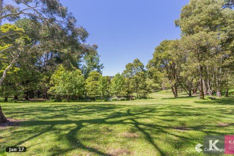 4 Downey Rd, Dewhurst, VIC 3808