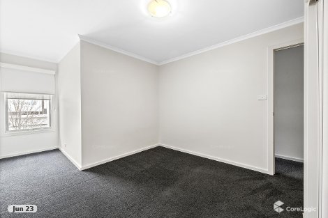 33/8 Ken Tribe St, Coombs, ACT 2611