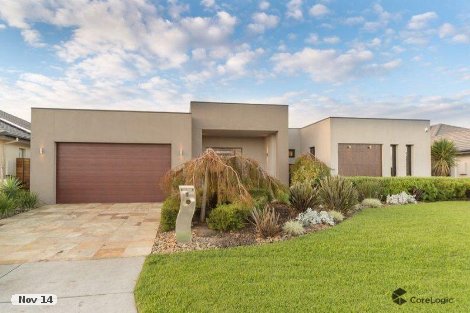 11 Waterlily Ct, Waterways, VIC 3195