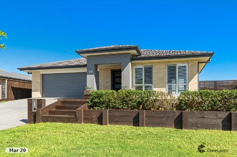 17 Sandpiper Cct, Aberglasslyn, NSW 2320